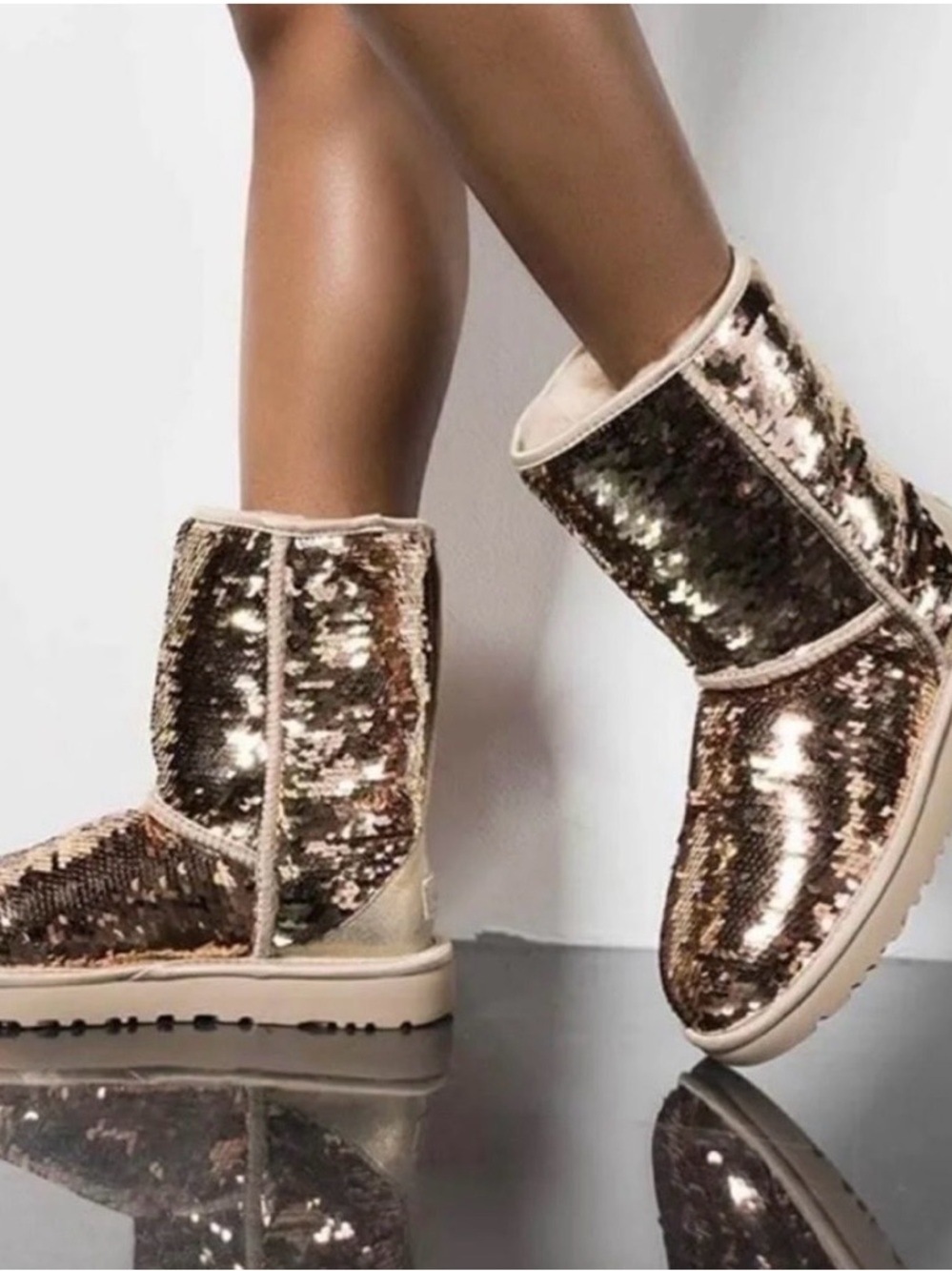 UGG Classic Short Sequin Boots  Size 6 Brown Bronze Sparkle Sheepskin Lined